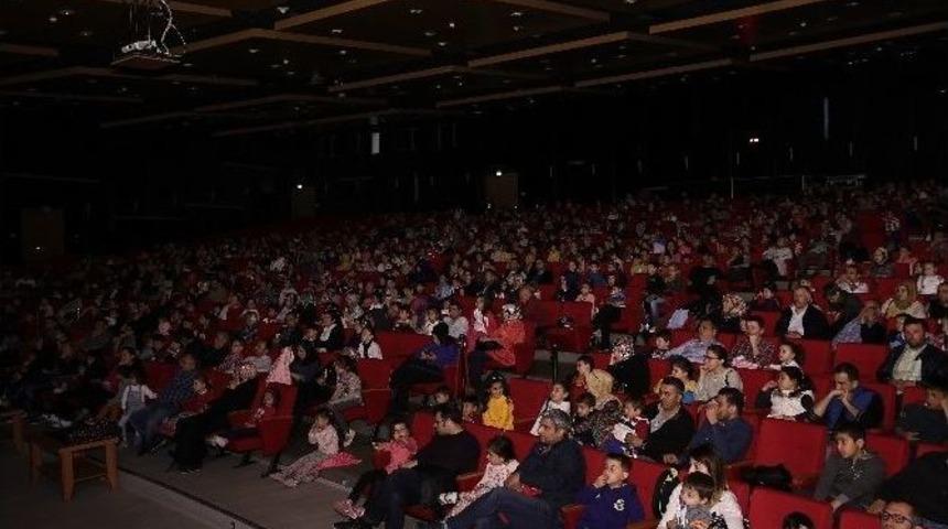 &Ccedil;ocuklara &Ouml;zel İki Tiyatro