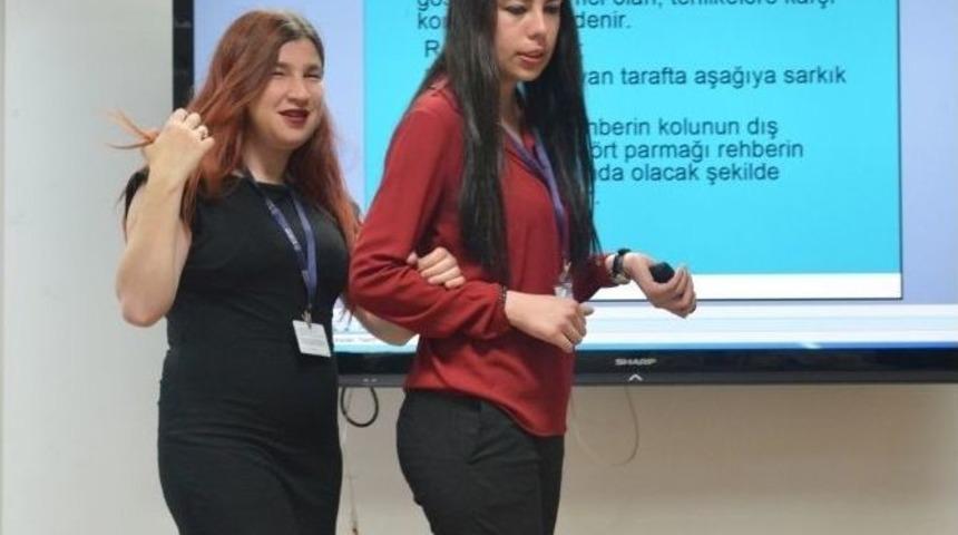 Beyaz Baston &Ouml;zg&uuml;rleşme Aracı