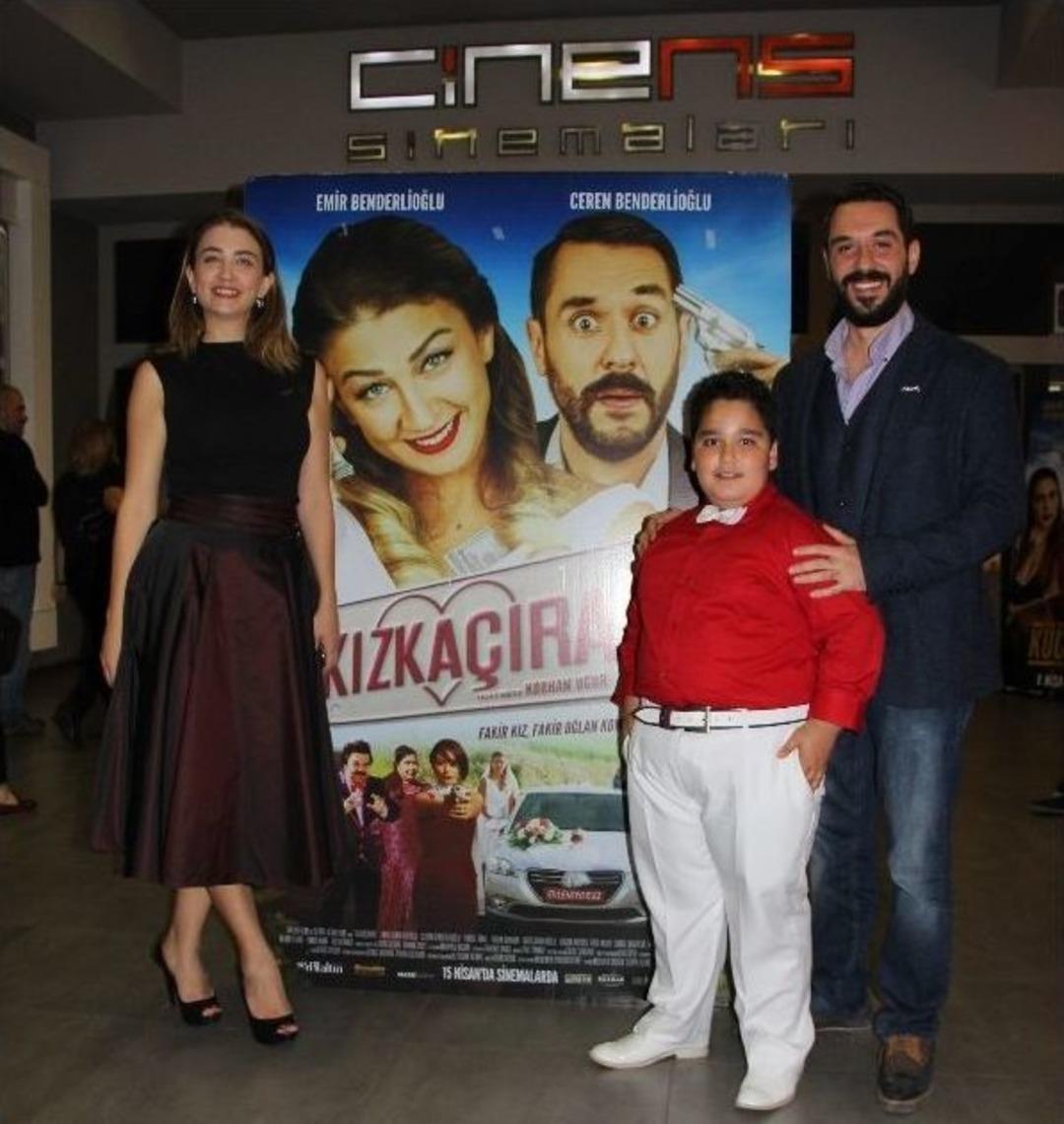 &lsquo;kız Ka&ccedil;ıran&rsquo; Oyuncularına Forum Magnesia&rsquo;da Yoğun İlgi