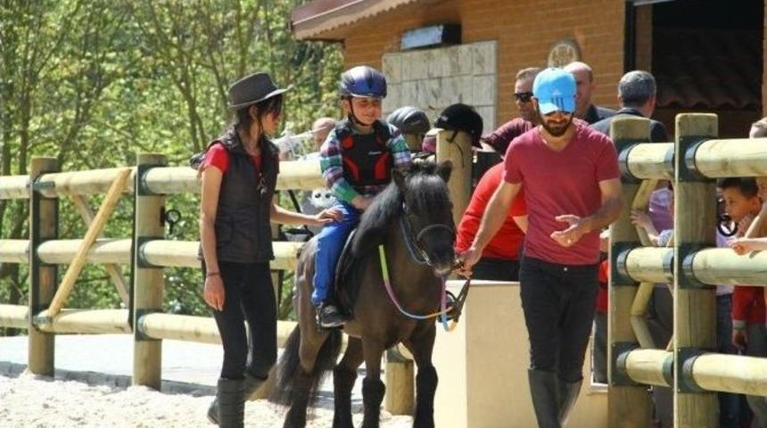 Kocaelililer Ata Binmenin Keyfini Yaşıyor