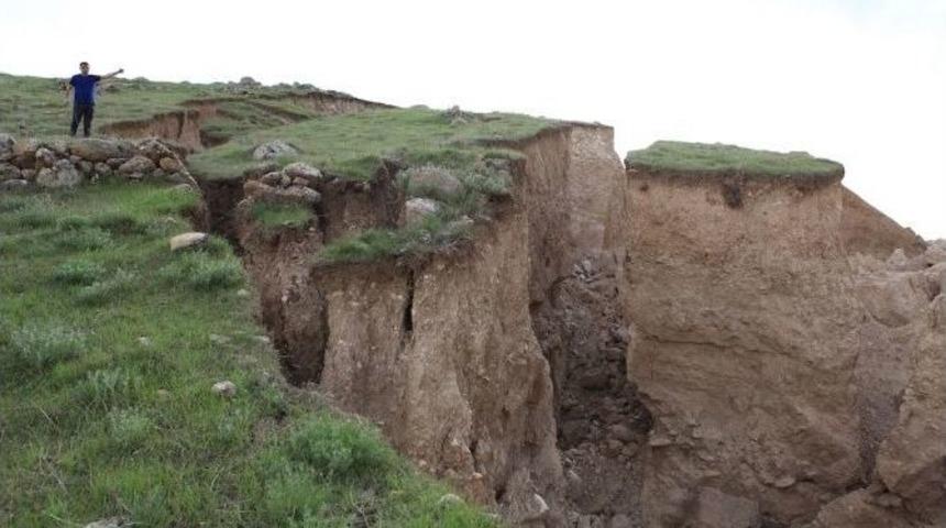 Hasankeyf Yolunda Heyelan Tehlikesi