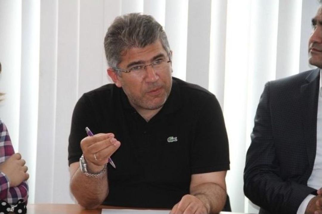 Ak Parti&rsquo;li &Ouml;zt&uuml;rk Milas&rsquo;ta Vatandaşları Dinledi