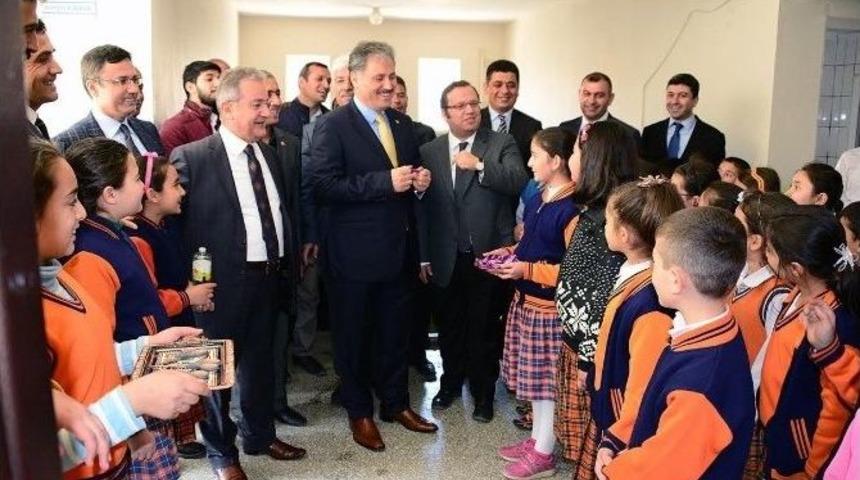 Kuluncak&rsquo;ta K&uuml;t&uuml;phane A&ccedil;ıldı