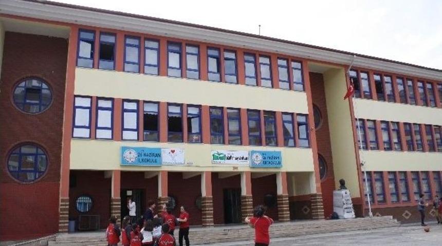 &Ouml;ğrencilerini Taciz Ettiği İddiasıyla Tutuklandı