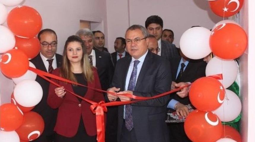 Ardahan&rsquo;da "&ccedil;emberimde G&uuml;l Oya" Sergisi