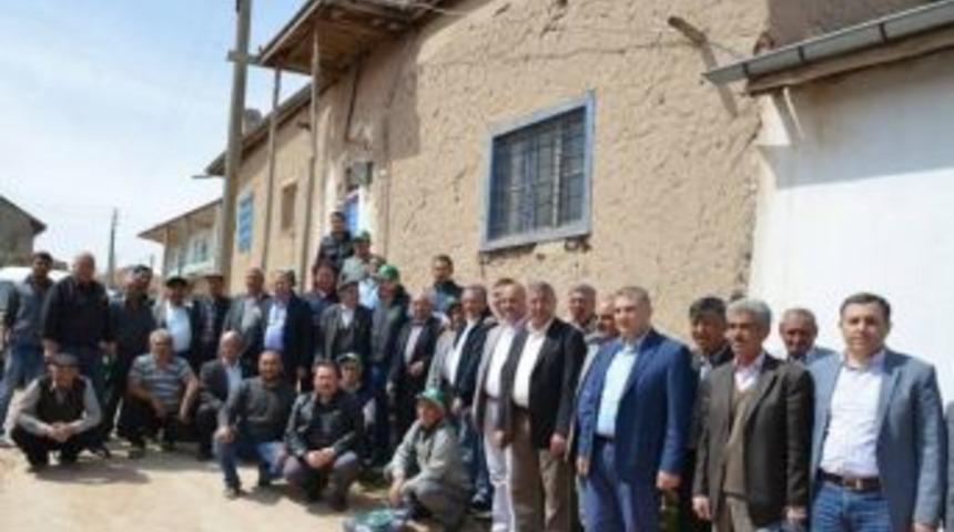 Kayseri Şeker Y&ouml;neticileri;k&ouml;y K&ouml;y, Tarla Tarla Gezip Pancar &Ccedil;ift&ccedil;ilerinin Yanında Oluyor