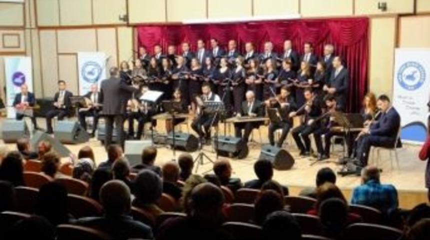 Van&rsquo;da &Uuml;nl&uuml; Bestekar Sadettin Kaynak Anısına Konser