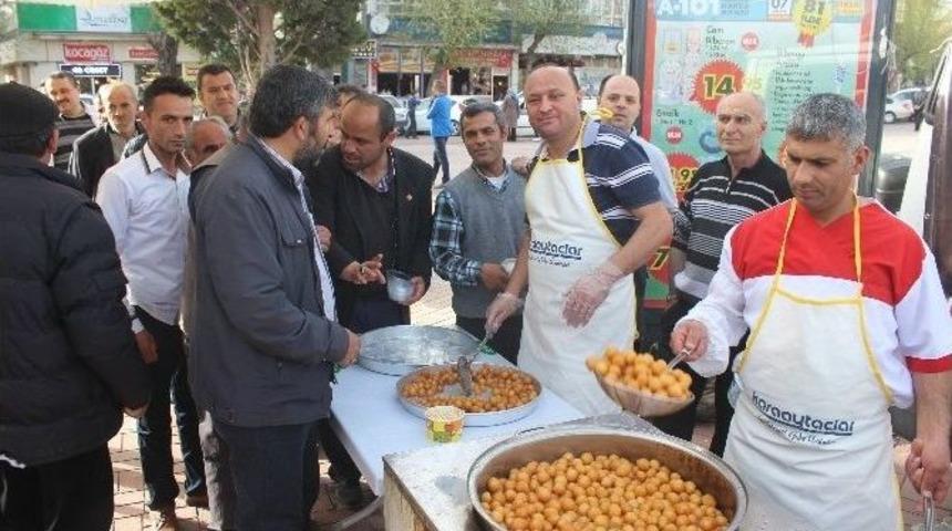 Hayırlı Hizmetler Vakfı Tarafından Lokma Tatlısı İkramı