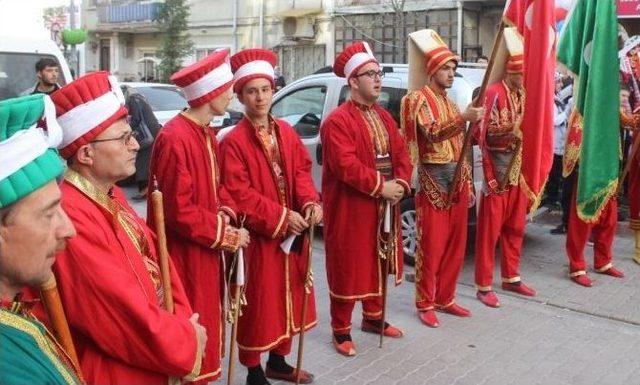 Hayırlı Hizmetler Vakfı Tarafından Lokma Tatlısı İkramı