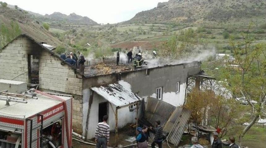 Yangın &Ccedil;atı Katını K&uuml;l Etti