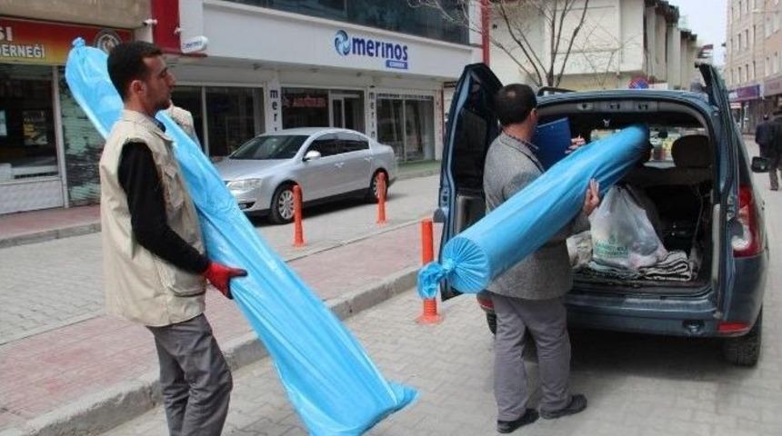 Rahmet Eli&rsquo;nden İhtiya&ccedil; Sahiplerine Yardım