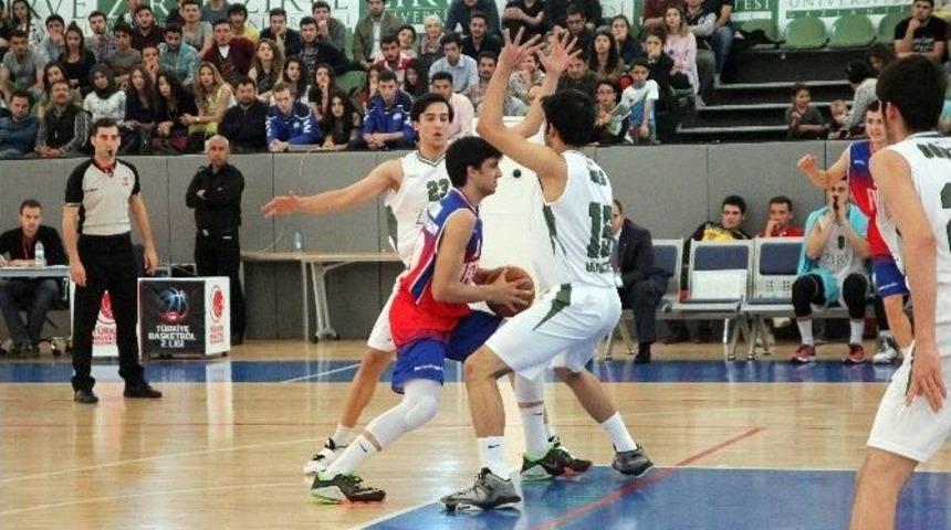 Zirve &Uuml;niversitesi&rsquo;nden Play-off&rsquo;lara G&uuml;zel Başlangı&ccedil;