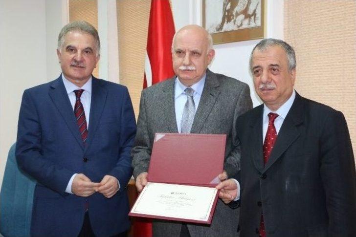 Saü Öğretim Üyesi Prof.dr. Musa Akoğlu’na “yılın Hekimi” Ödülü Verildi G5