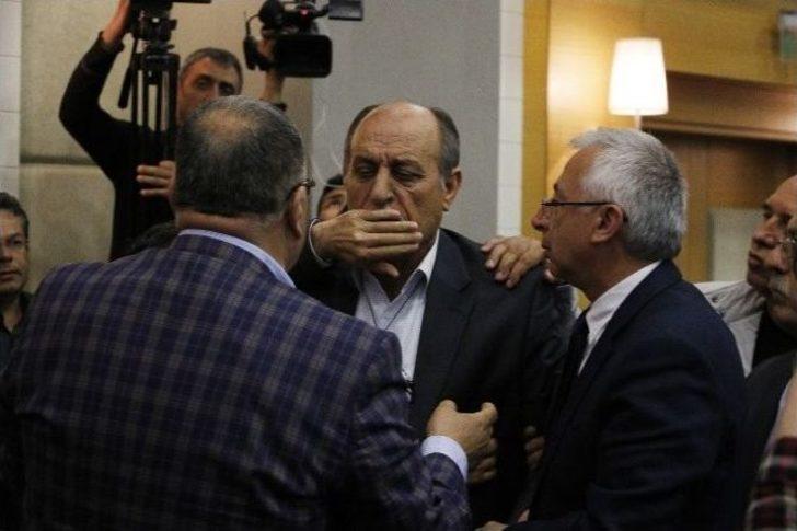 Büyükşehir Meclisi’nde Ortalık Karıştı, Hakaretler Havada Uçuştu G5