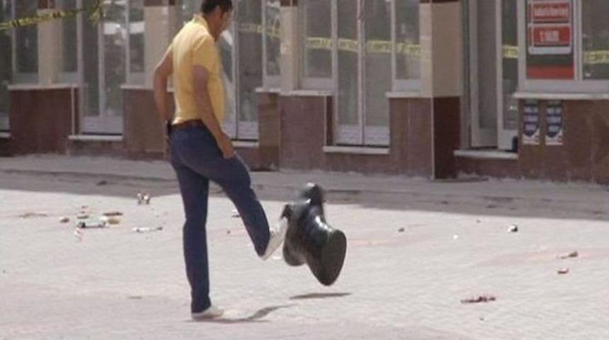 Ş&uuml;pheli Pakete Tekme Atan Kişiye 219 Lira Ceza