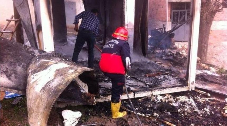 Depremzede Aileyi Bu Yangın Vurdu