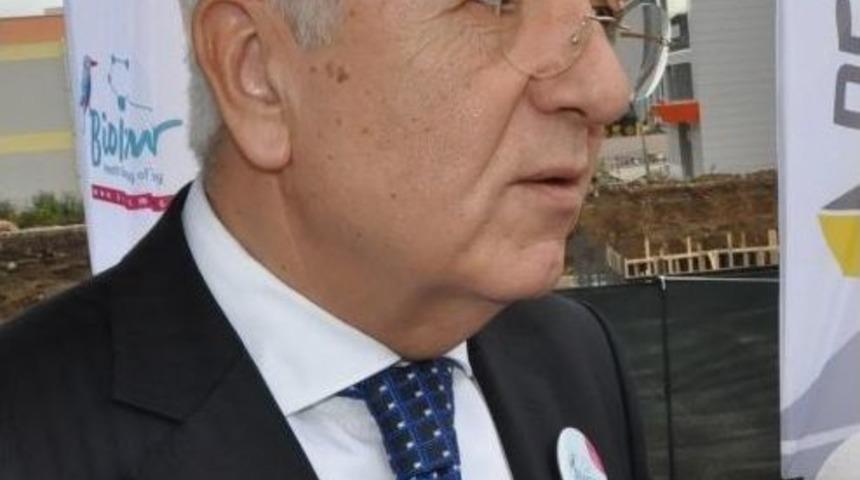 Dokuz Eyl&uuml;l &Uuml;niversitesini Sarsan İntiharlarda Bir Bağ Yokmuş