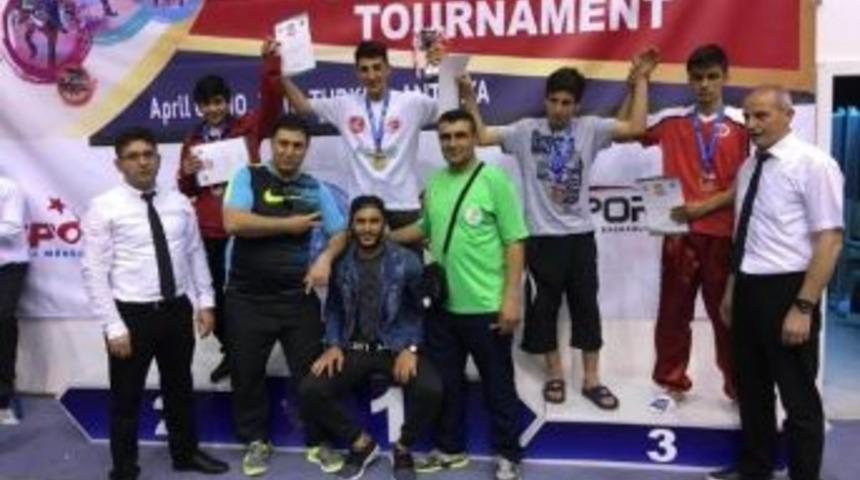 Derbentli Kick Boks&ccedil;ular Madalyaları Topladı