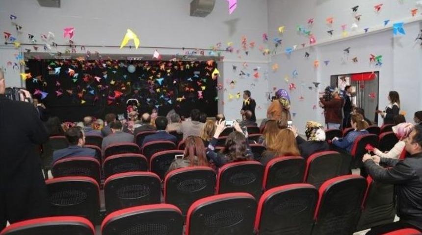 Erzurum İn&ouml;n&uuml; İlk&ouml;ğretim Okulu &Ouml;ğrencileri Savaş Ve Ter&ouml;r Mağduru &Ccedil;ocukları Andı