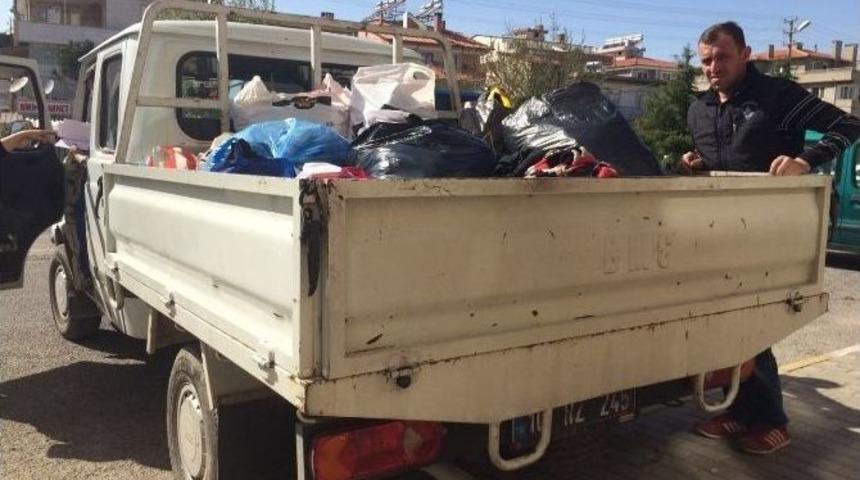 Burhaniye’de İmam Hatiplilerden Giysi Yardımı