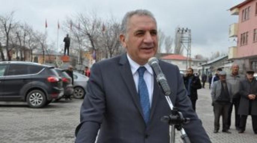 Ak Parti Kars Milletvekili Dr. Selahattin Beyribey;