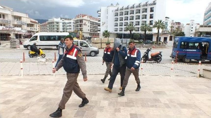 Arıcı Meslektaşının Kovanlarını &Ccedil;alıp Sattı