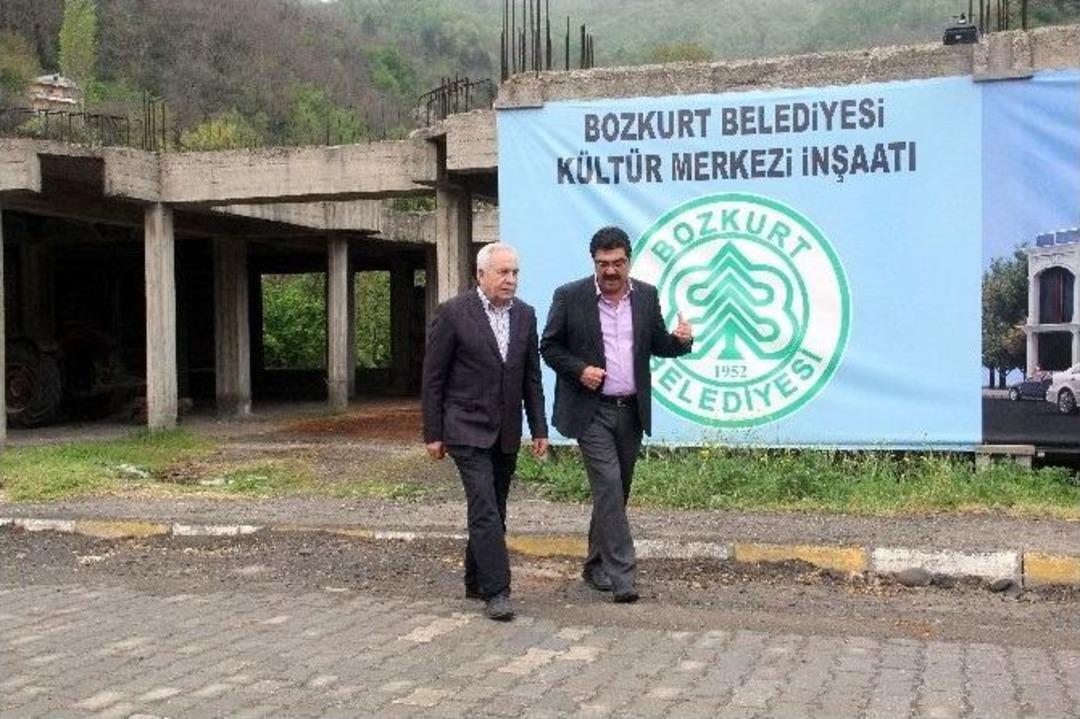 Başkan Ekeş, Başesgioğlu&rsquo;na Proje Ve &Ccedil;alışmalarını Anlattı
