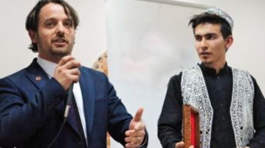 İsmail Halden Afgan Gen&ccedil;leri İle Buluştu