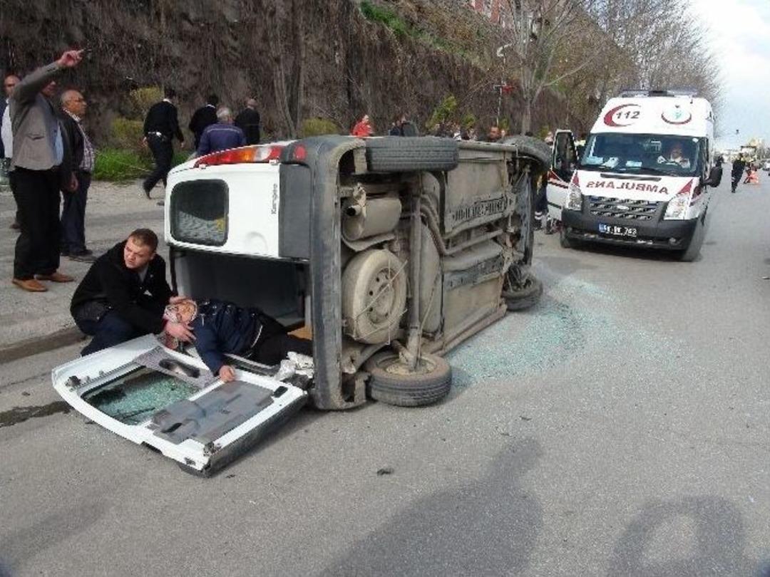 Yozgat&rsquo;ta Trafik Kazası: 4 Yaralı