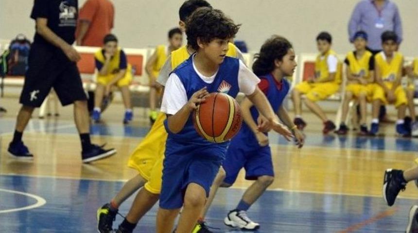 Basketbol Akademisi&rsquo;nden Minikler Basketbol Turnuvası
