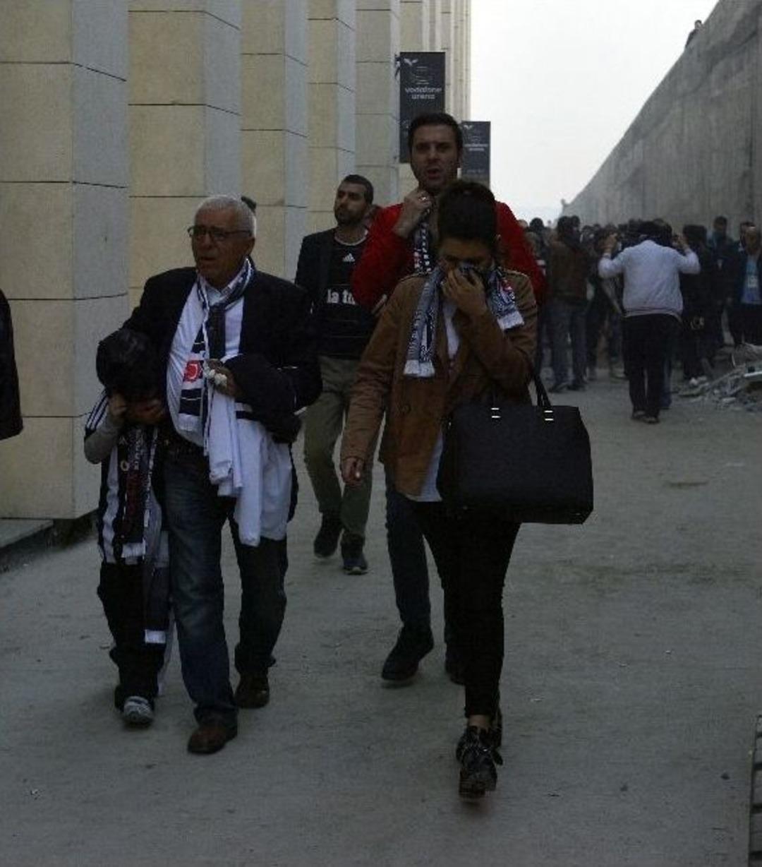 Beşiktaş Ma&ccedil;ı &Ouml;ncesi Biber Gazı Ve Toma İle M&uuml;dahale