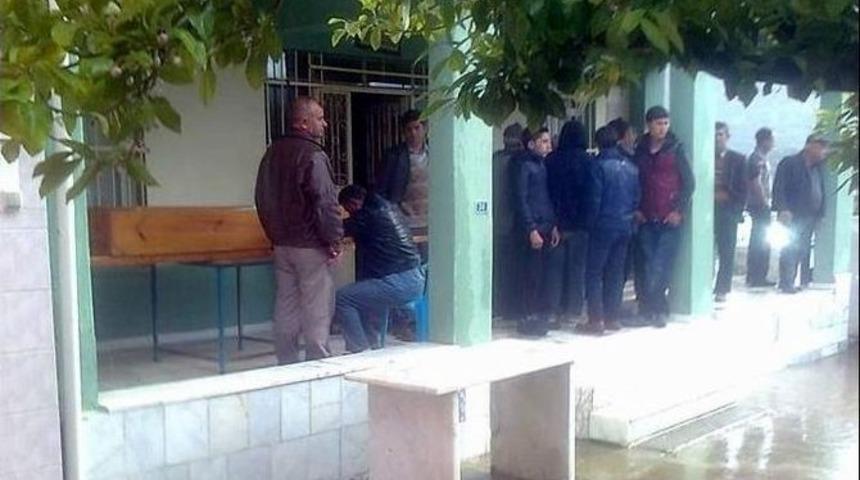 Cenazeyi Defnetmek İsteyen Cemaate &rsquo;otopsi&rsquo; Şoku