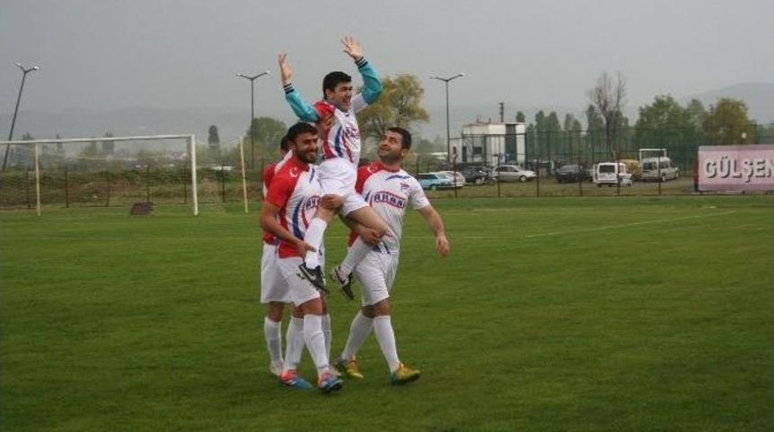 Fiziksel Engelli Gencin Futbol Hayalleri Ger&ccedil;ek Oldu