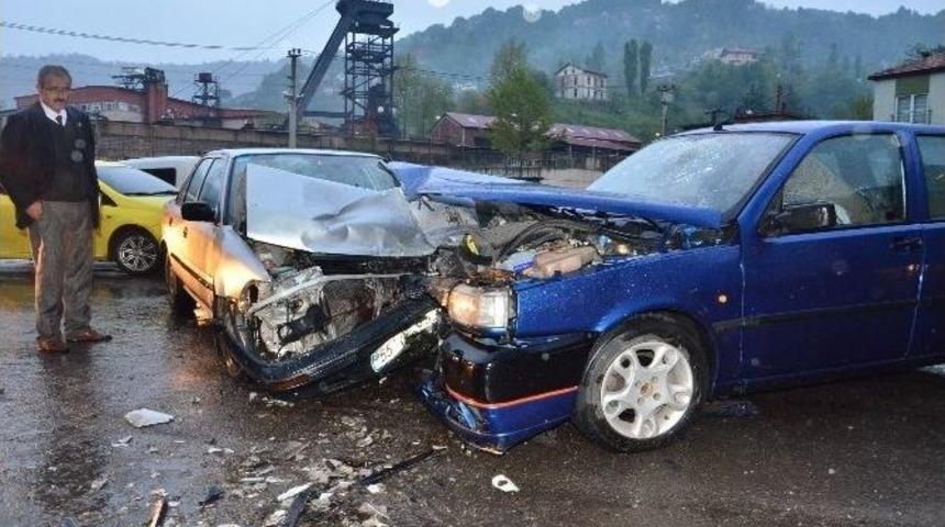 Zonguldak&rsquo;ta Trafik Kazası: 4 Yaralı