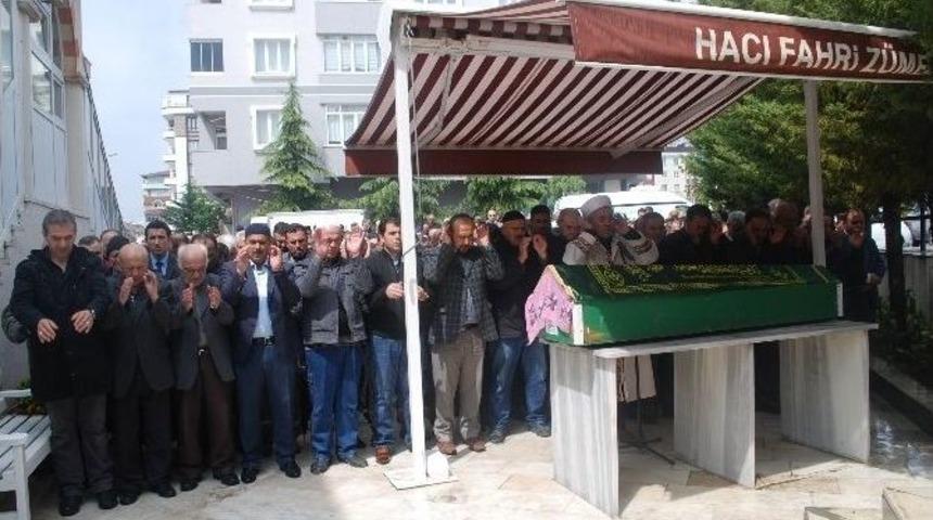Annesinin Cenaze Namazını Kıldırdı