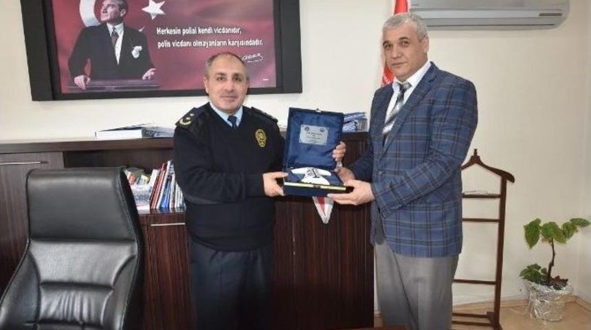 Kızılcahamam Zabıtasından Polis Teşkilatına Plaket