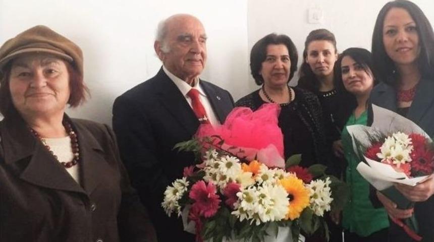 Ak Parti Kadın Kolları, Ahi Baba Mustafa Karag&uuml;ll&uuml;&rsquo;y&uuml; Ziyaret Etti