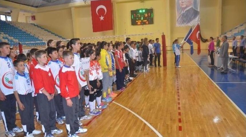 T&uuml;rkiye Okullararası Voleybol K&uuml;&ccedil;&uuml;kler Grup M&uuml;sabakası