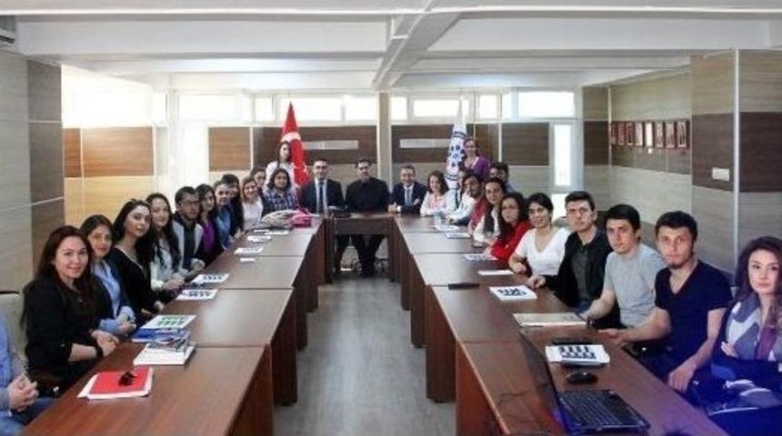 İnsan Kaynakları Programı İle &Ouml;ğrenciler Sekt&ouml;re Hazırlanıyor