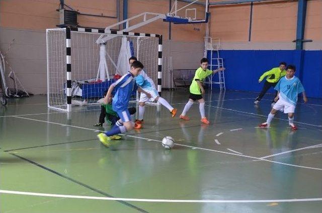 Bozüyük Belediyesi Minikler Futsal Şenliği Devam Ediyor