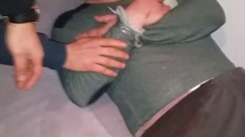 (&ouml;zel Haber) Polisi Karşısında G&ouml;r&uuml;nce G&ouml;zyaşlarına Boğuldu