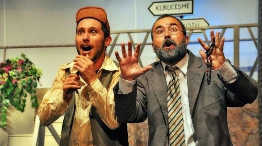 Adana Şehir Tiyatrosu&rsquo;nda Polisler İ&ccedil;in &Ccedil;ifte Oyun