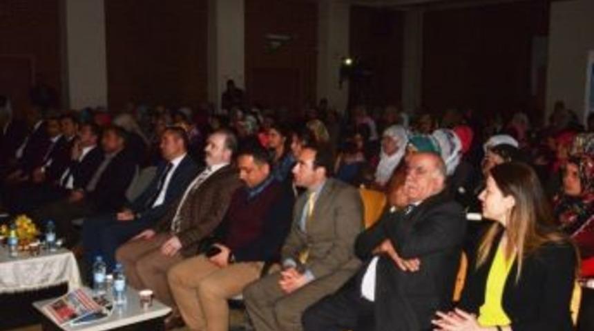 Tuşba&rsquo;da &lsquo;&uuml;niversite Ailelerle Buluşuyor&rsquo; Konferansı