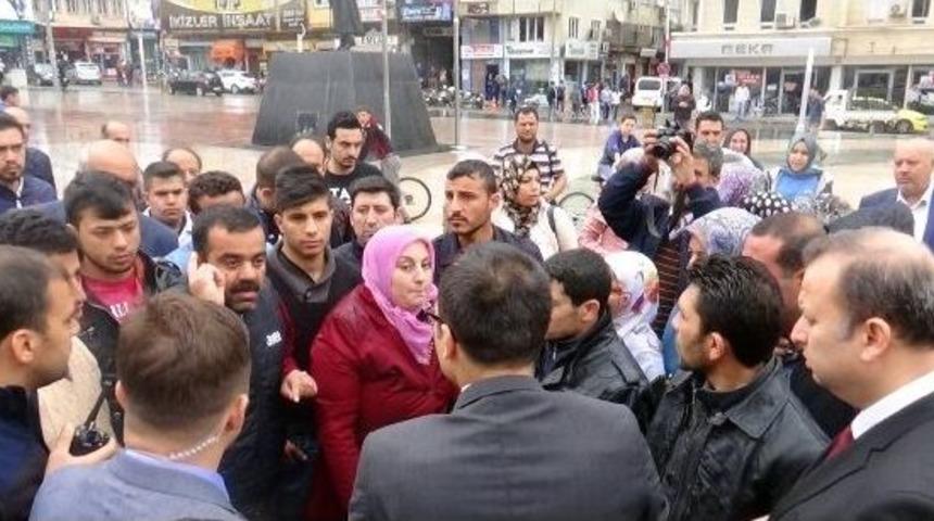 Vatandaşlardan Roketli Saldırıya Tepki Y&uuml;r&uuml;y&uuml;ş&uuml;