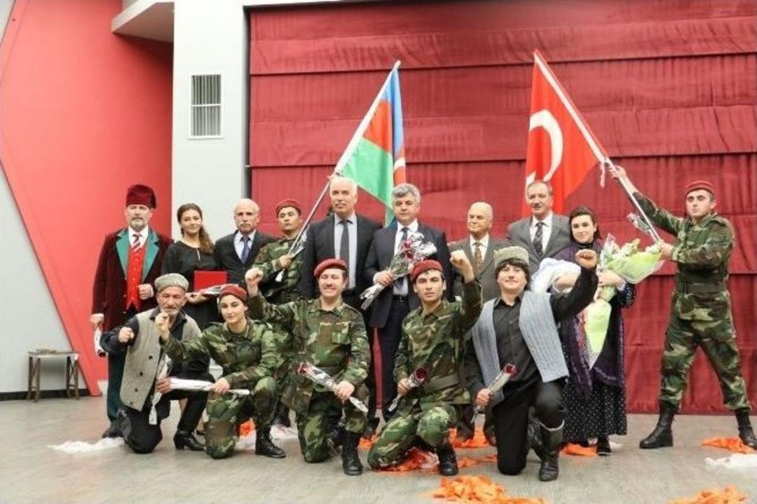 Soykırım Tarihinin Destanı Ayakta Alkışlandı