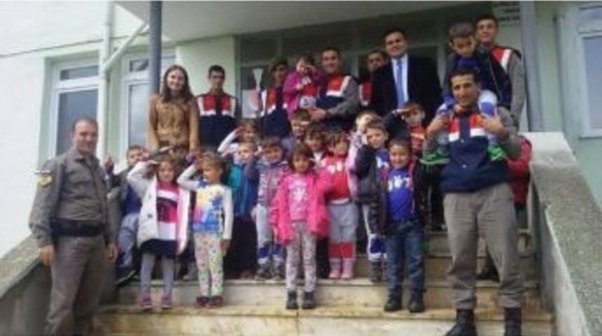 Miniklerin Jandarma Ziyareti