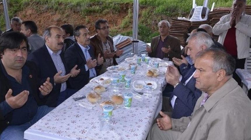 Yanan Camiye Tepebaşı Yardım Elini Uzattı