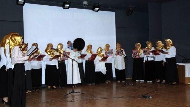 Didim İlçe Müftülüğünün Konferansına Bayanlardan Yoğun İlgi