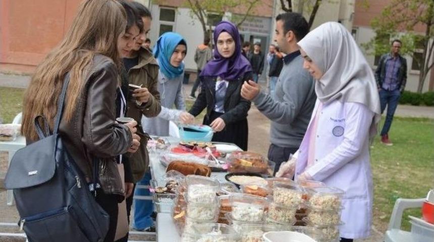 &Ouml;ğrenciler Bosnalı Annelerin Y&uuml;z&uuml;n&uuml; G&uuml;ld&uuml;recek