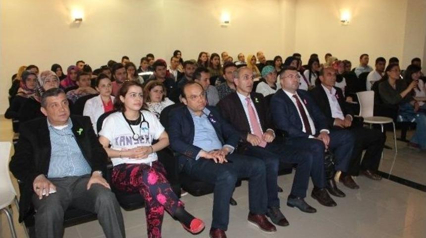 Tosya&rsquo;da Doktorlar Ve &Ouml;ğrenciler Kansere Dikkat &Ccedil;ekti